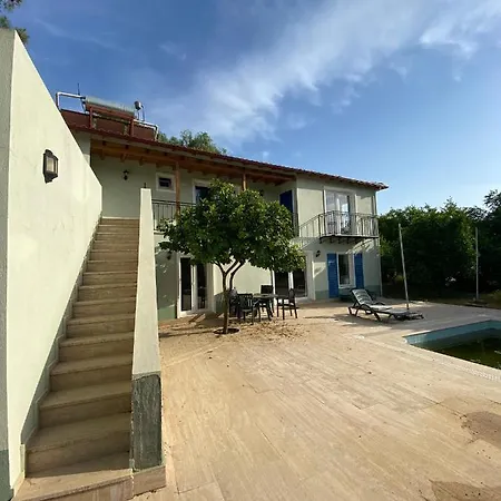 Lemon House Villa *